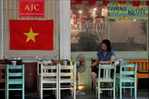 Lee más sobre el artículo Estados Unidos presiona a Vietnam para que se desvincule de la tecnología china, dicen fuentes