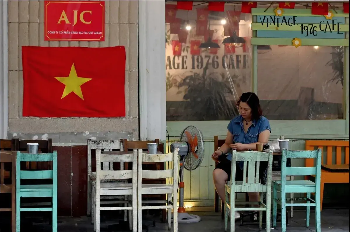 Lee más sobre el artículo Estados Unidos presiona a Vietnam para que se desvincule de la tecnología china, dicen fuentes