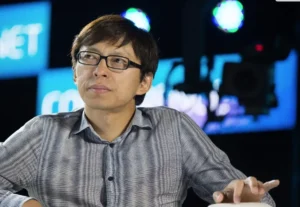 Lee más sobre el artículo El fundador de Sohu.com, Charles Zhang, dice que los estudiantes universitarios necesitan «ganar algo de experiencia real» trabajando para una empresa
