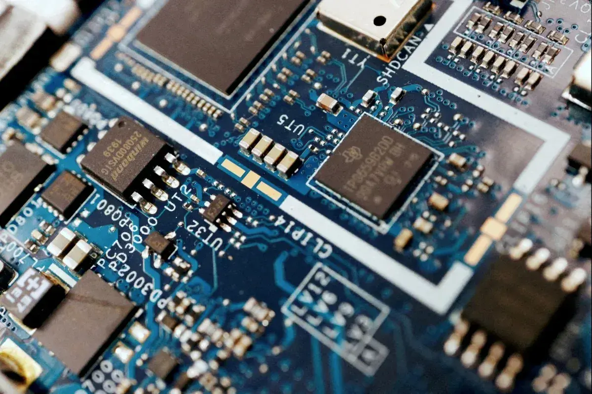 Lee más sobre el artículo Empyrean, el principal actor de China, ve oportunidades en las restricciones estadounidenses a los chips de software de diseño