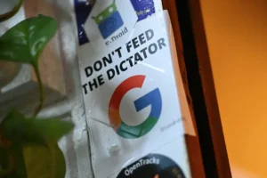Lee más sobre el artículo Los europeos buscan la «soberanía digital» mientras las tecnológicas estadounidenses se adhieren a Trump
