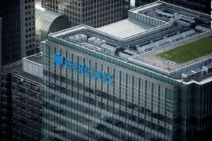 Lee más sobre el artículo Barclays implementará Microsoft 365 Copilot para 100.000 empleados, transformando su experiencia