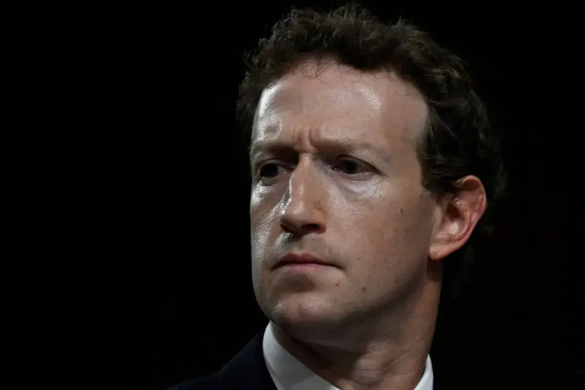 Lee más sobre el artículo Zuckerberg, de Meta, llega a un acuerdo en demanda con Facebook por el escándalo de Cambridge Analytica