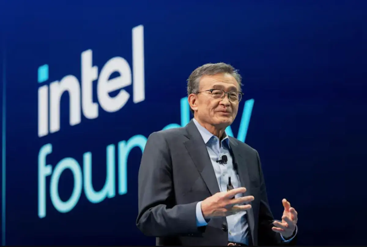 Lee más sobre el artículo El nuevo CEO de Intel explora un gran cambio en el negocio de fabricación de chips
