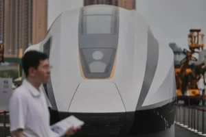 Lee más sobre el artículo China promete modernizar su tren de alta velocidad tras años de expansión récord