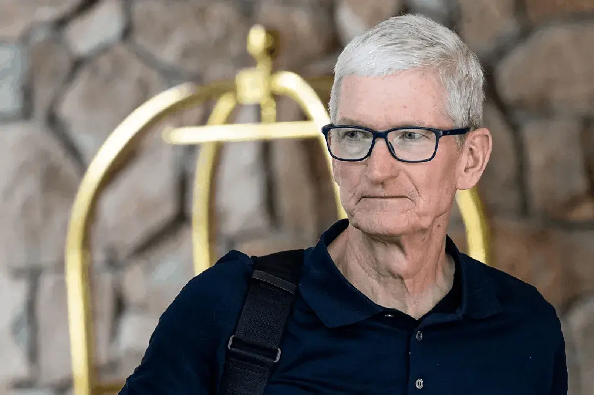 Lee más sobre el artículo Apple planea aumentar significativamente sus inversiones en IA, afirma Cook
