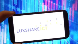 Lee más sobre el artículo Las acciones de Luxshare, proveedor de Apple, suben un 10% tras el anuncio de un acuerdo de hardware con OpenAI