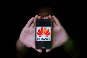 Lee más sobre el artículo Ejecutivo de Huawei se adjudica la victoria sobre las sanciones estadounidenses con su ecosistema informático y de IA