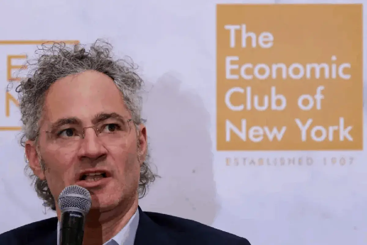 Lee más sobre el artículo CEO de Palantir: «Silicon Valley se equivocó por completo» con la promesa de la IA. Y tiene razón