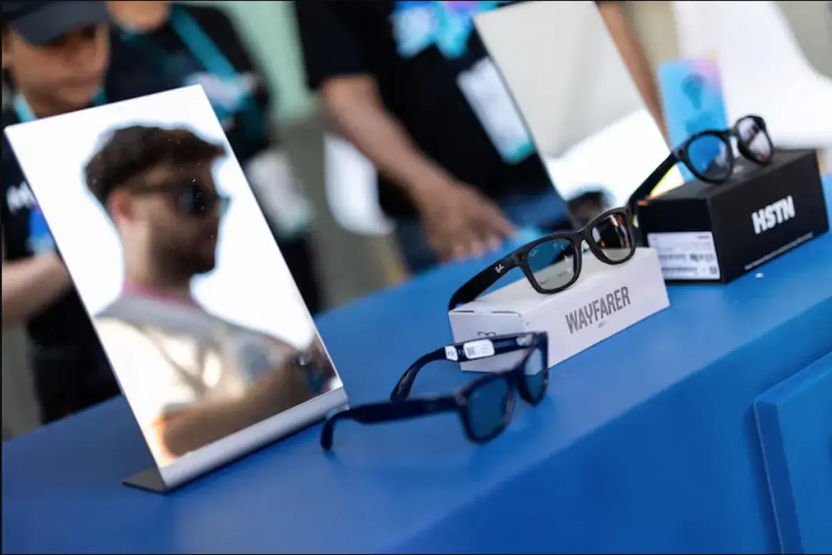 Lee más sobre el artículo Meta lanza nuevas gafas inteligentes con pantalla integrada