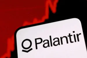 Lee más sobre el artículo Palantir promete una inversión de 2.000 millones de dólares en el Reino Unido tras un acuerdo con el Ministerio de Defensa