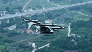 Lee más sobre el artículo Un avión de carga no tripulado completa un vuelo histórico de una granja a una ciudad