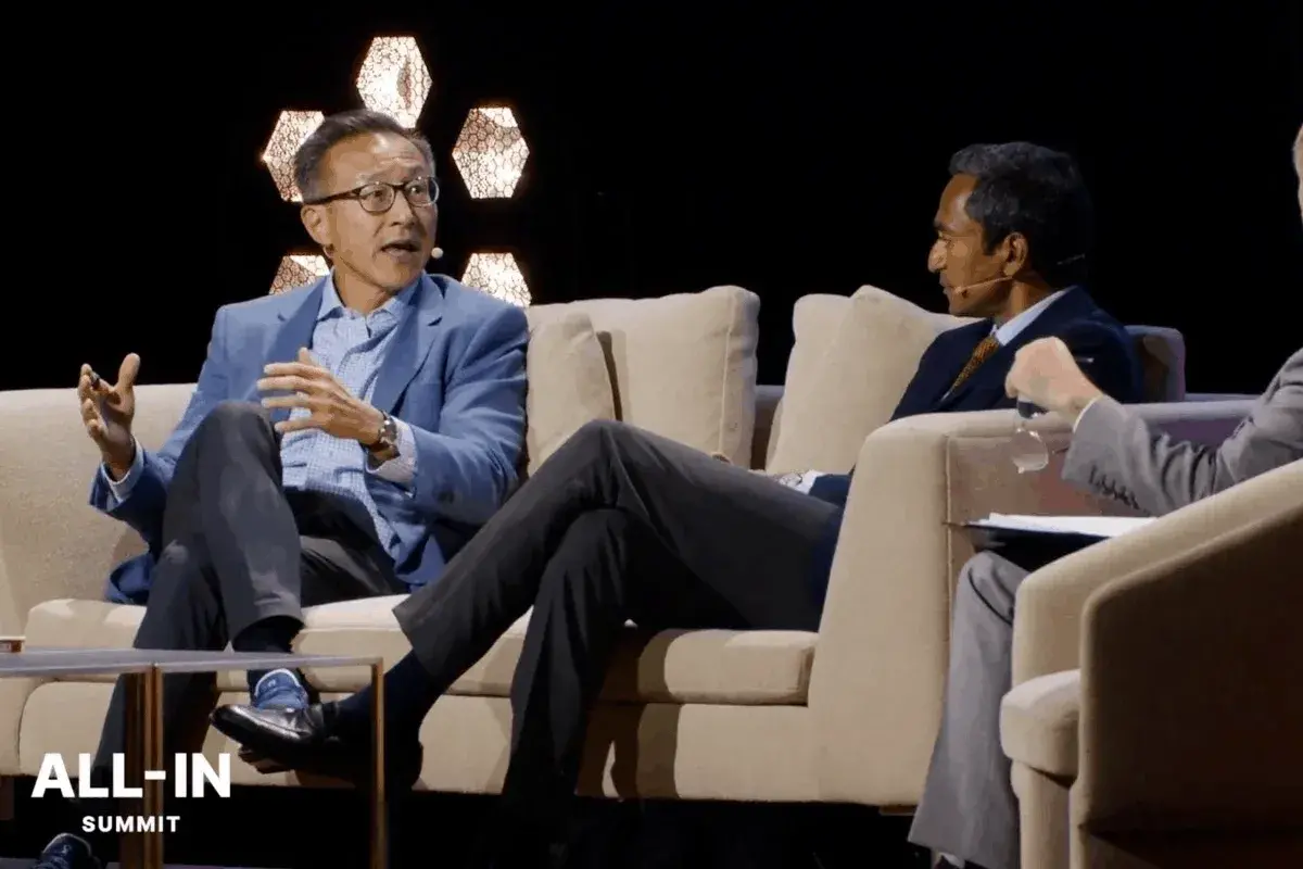 Lee más sobre el artículo El presidente de Alibaba, Joe Tsai, afirma que la competencia entre EE.UU. y China en IA no es una competencia donde el ganador se lo lleva todo