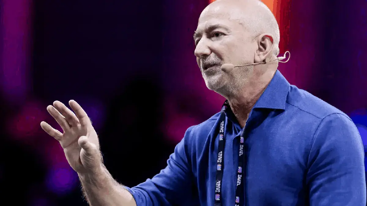 Lee más sobre el artículo Jeff Bezos afirma que la IA se encuentra en una burbuja industrial, pero que la sociedad obtendrá enormes beneficios gracias a esta tecnología