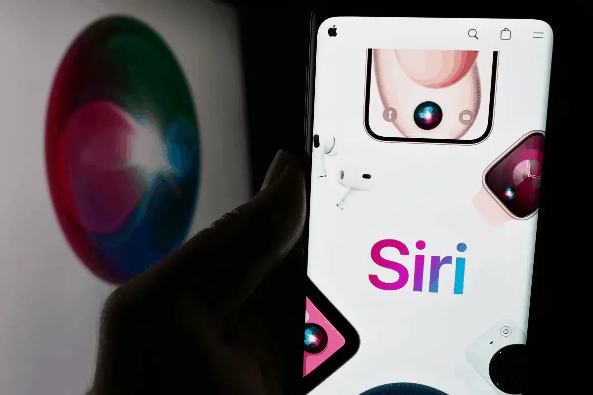 Lee más sobre el artículo Apple se acerca a un acuerdo de mil millones de dólares anuales para usar el modelo de IA Gemini de Google para Siri