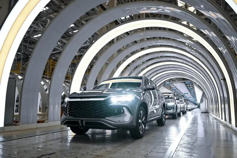 McKinsey prevé que los fabricantes chinos de vehículos eléctricos (VE) arrasarán entre los 10 principales fabricantes de automóviles del mundo para 2030