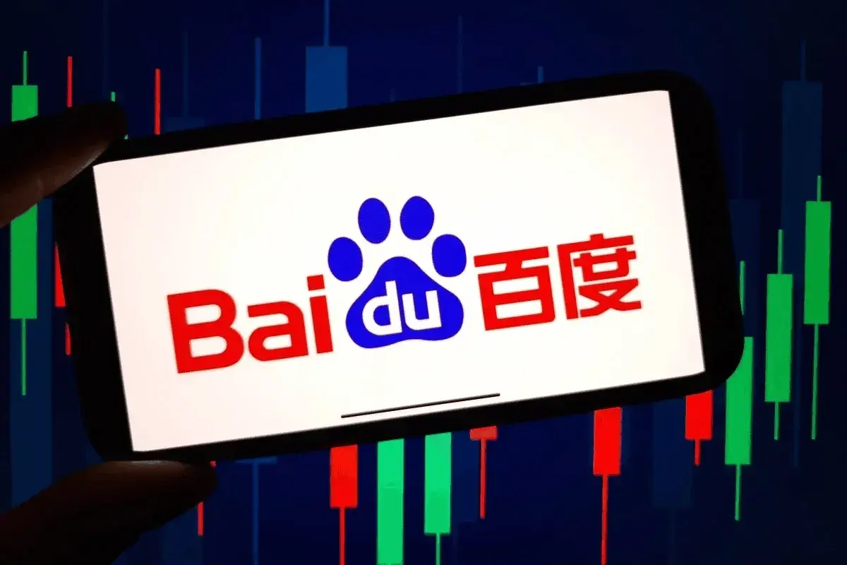 Lee más sobre el artículo Baidu, la gigante china de búsquedas en internet, registra un aumento del 50% en sus ingresos por IA a pesar de la caída del tercer trimestre