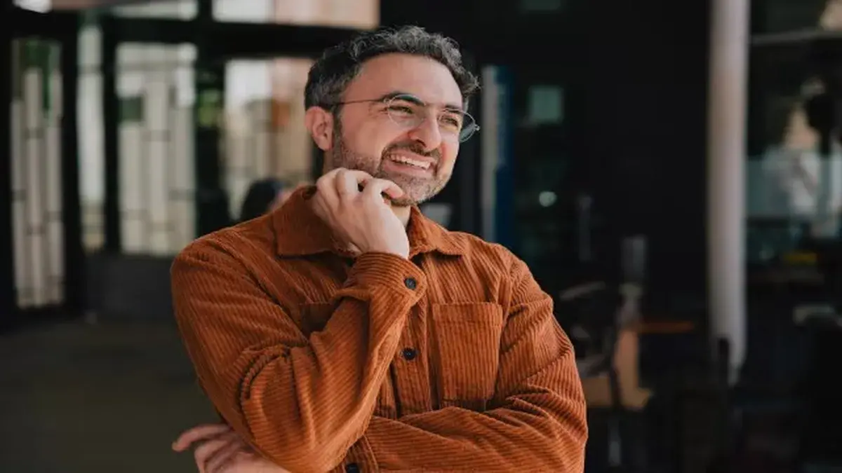Lee más sobre el artículo Mustafa Suleyman, jefe de IA de Microsoft, se opone a la idea de la “IA consciente”