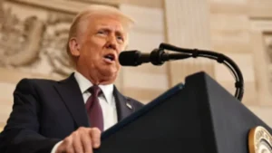 Lee más sobre el artículo Donald Trump quiere prohibir las leyes estatales sobre inteligencia artificial, pero tiene que enfrentar obstáculos políticos y legales