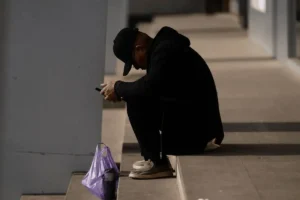 Lee más sobre el artículo Desde cenas en solitario hasta apps de seguridad, la «economía de la soledad» en China está en auge