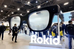 Lee más sobre el artículo Los fabricantes chinos de gafas inteligentes brillan en el CES centrándose en desafiar Meta
