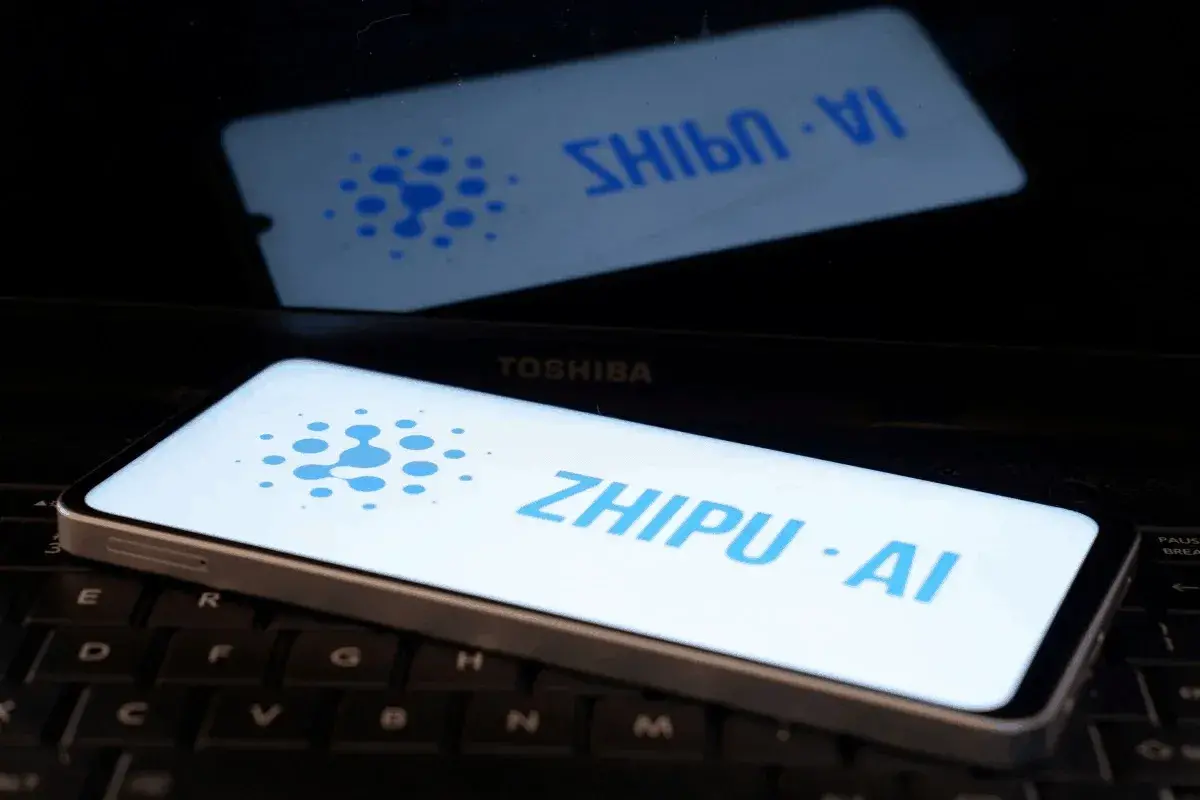 Lee más sobre el artículo Zhipu AI de China lanza una venta de acciones por 560 millones de dólares estadounidenses mientras se intensifica la carrera tecnológica por las OPI en Hong Kong