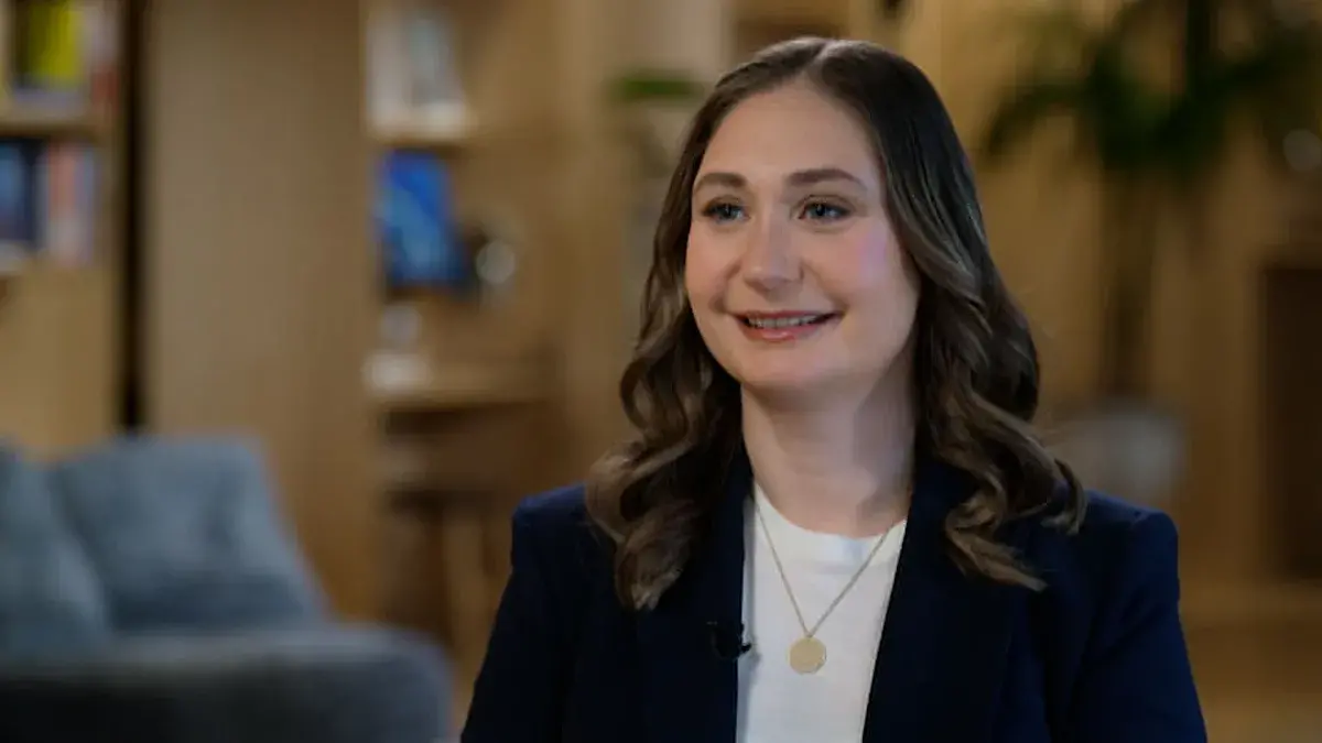 Lee más sobre el artículo La apuesta de Anthropic de hacer “más con menos” la ha mantenido a la vanguardia de la IA, según declaró la cofundadora Amodei