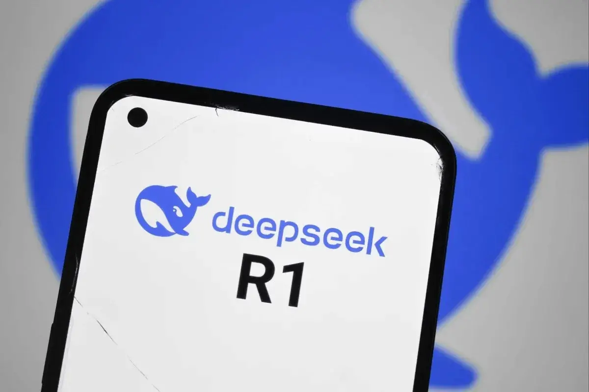 Lee más sobre el artículo El equipo de investigación chino detrás del modelo de IA de vanguardia R1 permanece intacto: DeepSeek