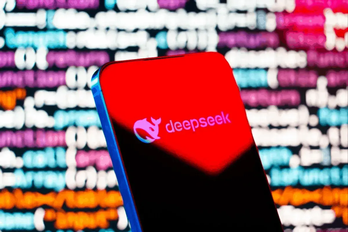 Lee más sobre el artículo DeepSeek personalizará su chatbot para usuarios italianos tras una investigación