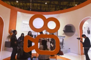 Lee más sobre el artículo Kuaishou de China recaudará 2.000 millones de dólares estadounidenses con su primera emisión de bonos en el extranjero