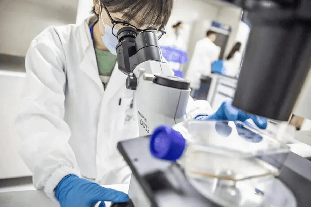 En este momento estás viendo Crece la ola de acuerdos biotecnológicos chinos: Harbour BioMed y Solstice firman un acuerdo de 1.200 millones de dólares