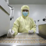 Inversores de China continental invierten en acciones farmacéuticas que cotizan en Hong Kong, aprovechando la ola de licencias