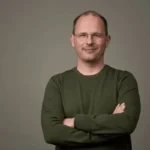 El exdirector ejecutivo de GitHub recauda una ronda de financiación inicial récord de 60 millones de dólares para herramientas de desarrollo con una valoración de 300 millones de dólares