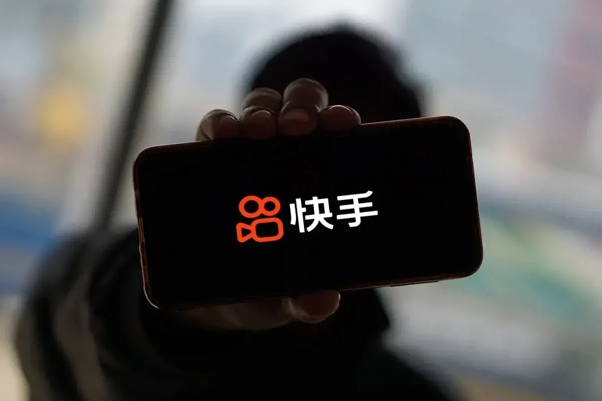 En este momento estás viendo China impone una multa de 3,7 millones de dólares a Kuaishou por infringir las normas de comercio electrónico en streaming en directo