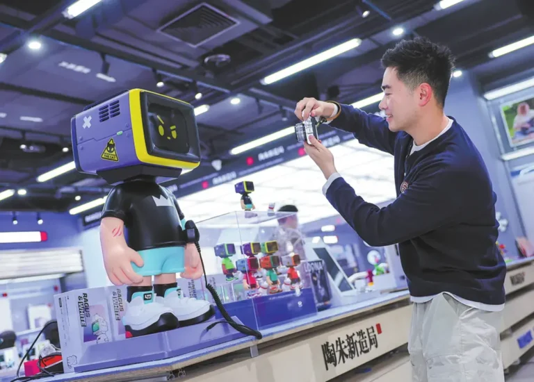 Juguetes coleccionables con IA para animar a los consumidores