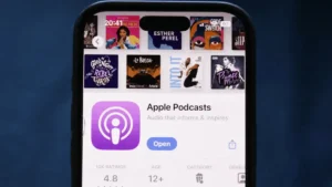 Lee más sobre el artículo Apple se enfrenta a YouTube y Spotify con un nuevo impulso de podcasting de vídeo