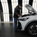 Las aseguradoras chinas de vehículos eléctricos (VE) avanzan hacia la rentabilidad gracias al aumento de las primas y la adopción de la IA