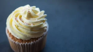 Lee más sobre el artículo ¿ChatGPT te está mintiendo? El sencillo truco del “Cupcake” para pillar a la IA inventando datos