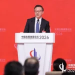 El presidente de Alibaba, Joe Tsai, atribuye la ventaja de China en IA a la red eléctrica y los modelos de código abierto