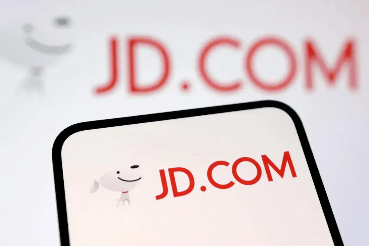 En este momento estás viendo JD.com registra su primera pérdida trimestral en casi cuatro años debido a la creciente competencia por el reparto
