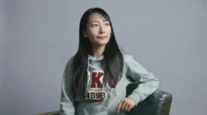 Lee más sobre el artículo Una chica que viajó a la Universidad de Beijing de un día para otro con un billete de ida y vuelta se convirtió en científica de inteligencia artificial 17 años después