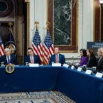 Siete gigantes tecnológicos firmaron el compromiso de Trump para evitar que los costos de la electricidad se disparen en los centros de datos