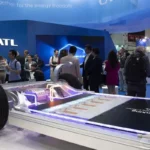 CATL, líder chino en baterías para vehículos eléctricos, intensificará el uso de IA en I+D, según su fundador y presidente