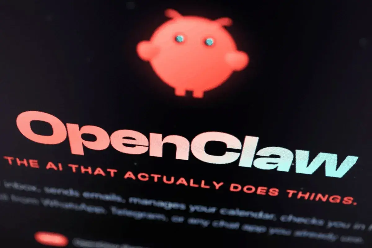 En este momento estás viendo Los usuarios chinos de OpenClaw pagaron para instalar un agente viral de IA. Ahora gastan para eliminarlo