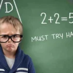 Decirle a un modelo de IA que es un programador experto lo convierte en un peor programador