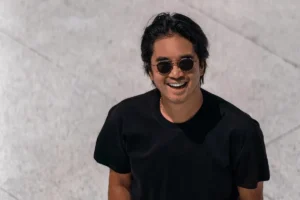 Lee más sobre el artículo El magnate hongkonés Adrian Cheng redobla su apuesta por la tecnología, en línea con el plan quinquenal de China