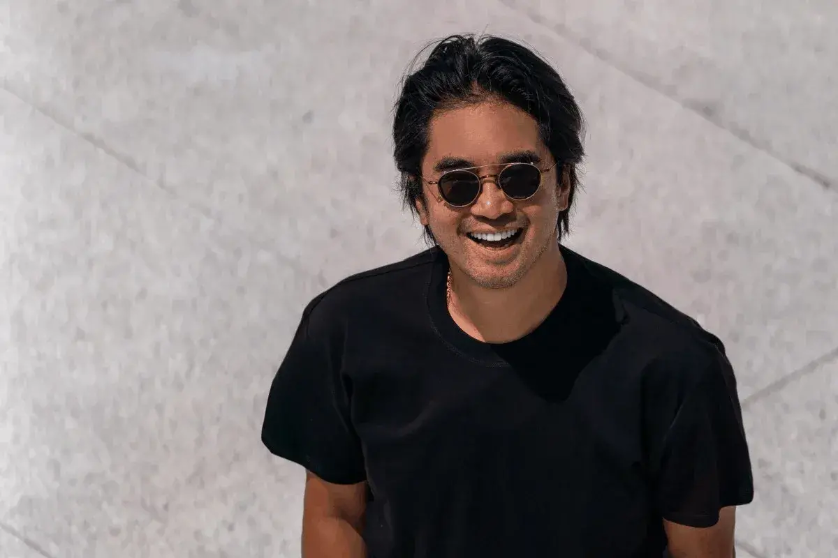 En este momento estás viendo El magnate hongkonés Adrian Cheng redobla su apuesta por la tecnología, en línea con el plan quinquenal de China