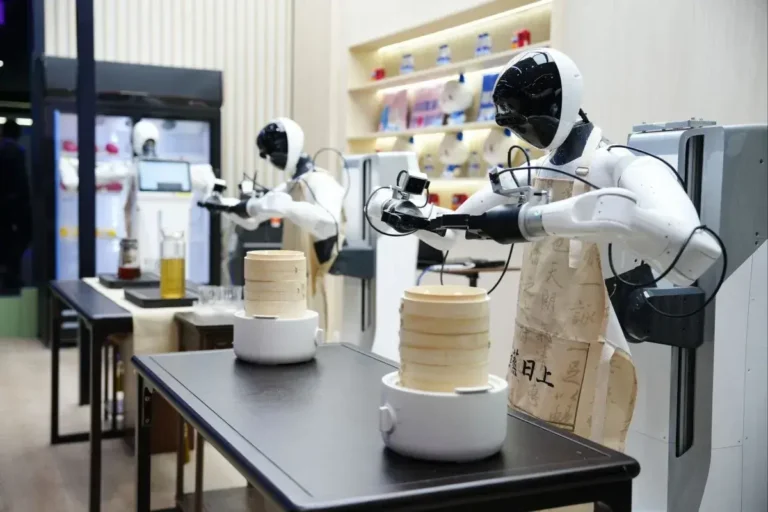 Midea de China promete 8.700 millones de dólares para IA y robótica en su transición hacia la automatización