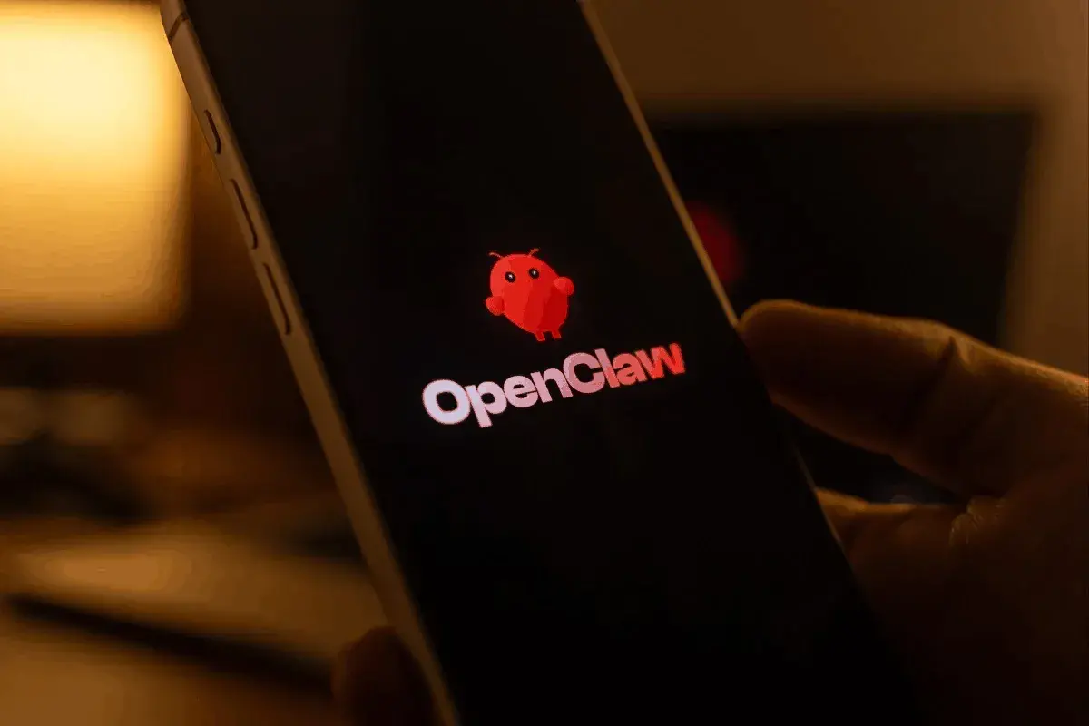 En este momento estás viendo China emite una segunda advertencia sobre los riesgos de OpenClaw en medio de una frenética adopción