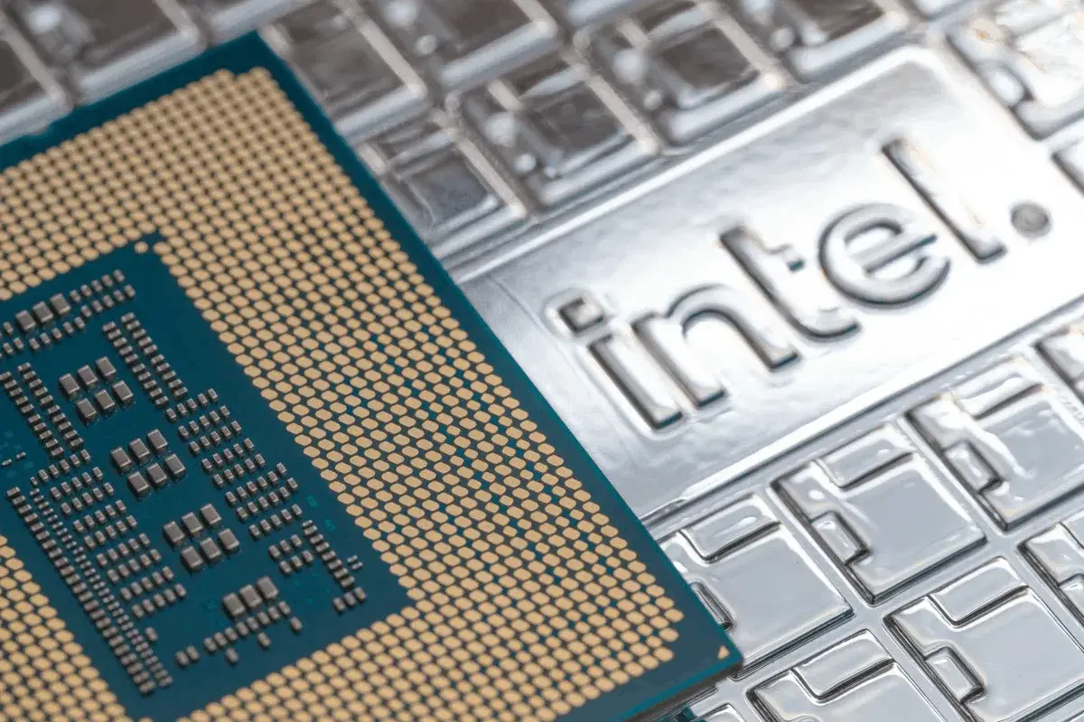 En este momento estás viendo Cómo Intel aprovecha el «resurgimiento de las CPU» ante la evolución de la IA, y cuál es la posición de China